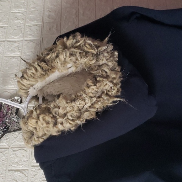 Hollister large jacket with furry lining - Picture 4 of 4